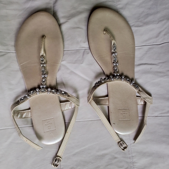 Davids Bridal White Pearl and Crystal T Strap Sandals - Picture 3 of 6